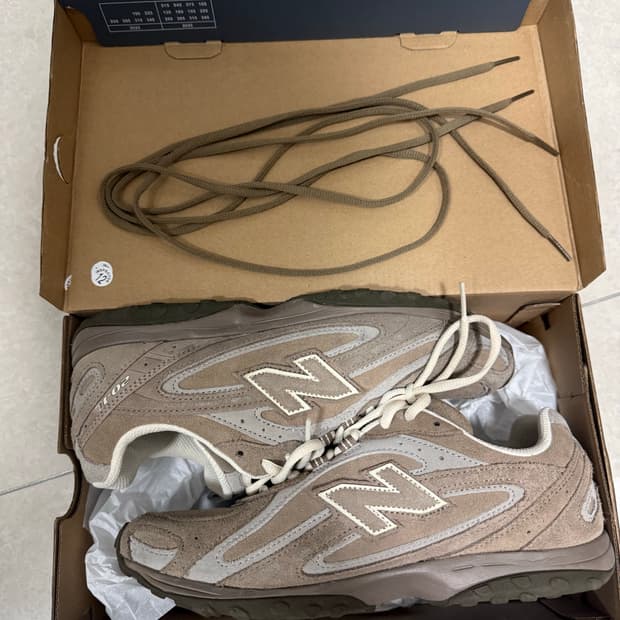 뉴발란스 204L (260사이즈)