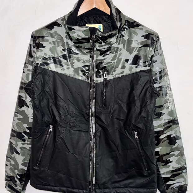 RIDE ON AEGIS PVC 패딩 자켓 / Camo