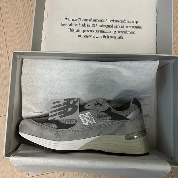 뉴발란스 992 그레이 260사이즈 새상품 