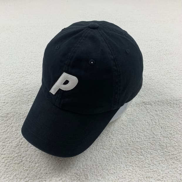 팔라스 P로고 6패널 볼캡 블랙 