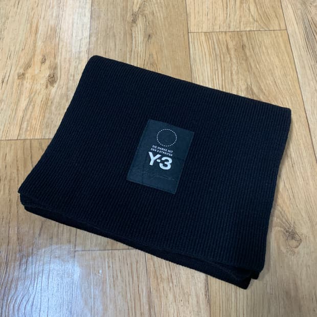 Y-3 머플러