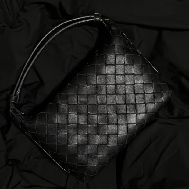 보테가베네타 월리스 토트백 / 블랙