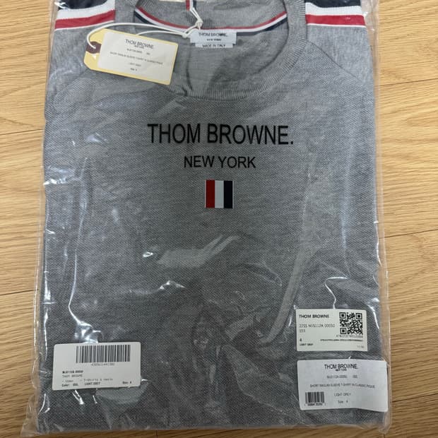 [새상품]  톰브라운 반팔티