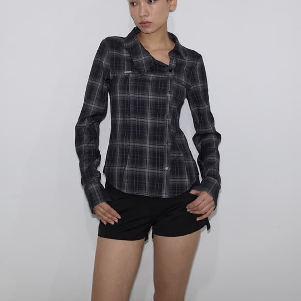 이네기 Offset Button Check Shirt