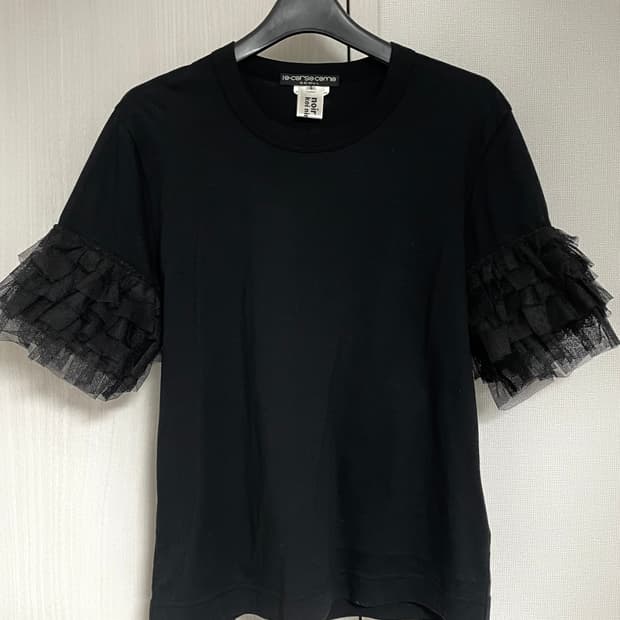 느와케이니노미야 프릴 티셔츠