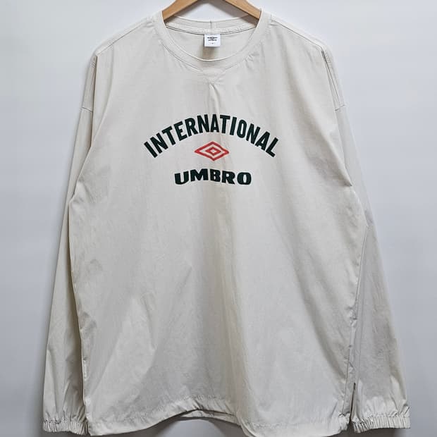 엄브로 바람막이 맨투맨 100