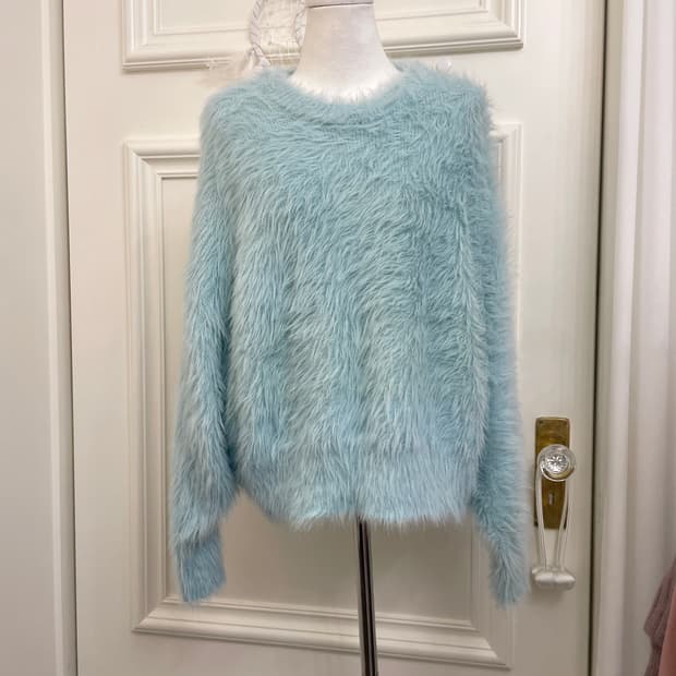 mint shaggy winter sweater(size-F)