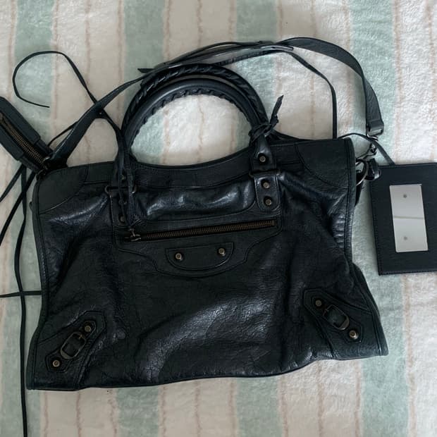 발렌시아가 시티백 미듐 블랙 정품