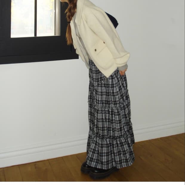 구해요) 아워캐비넷 razy check skirt (black)