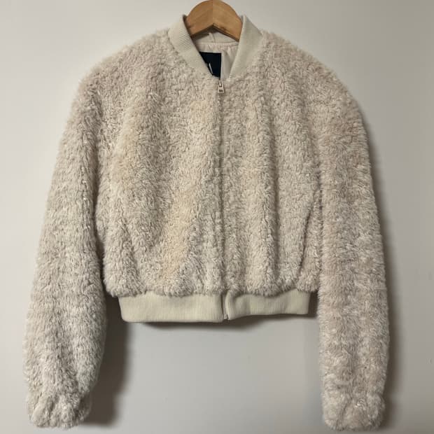 zara 페이크 퍼 크롭 봄버 재킷