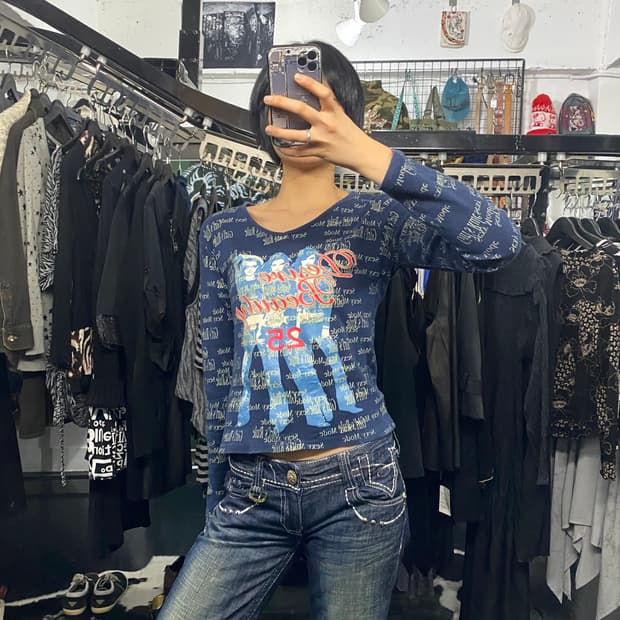 Japanese vtg y2k 프린팅 슬림핏 롱슬리브