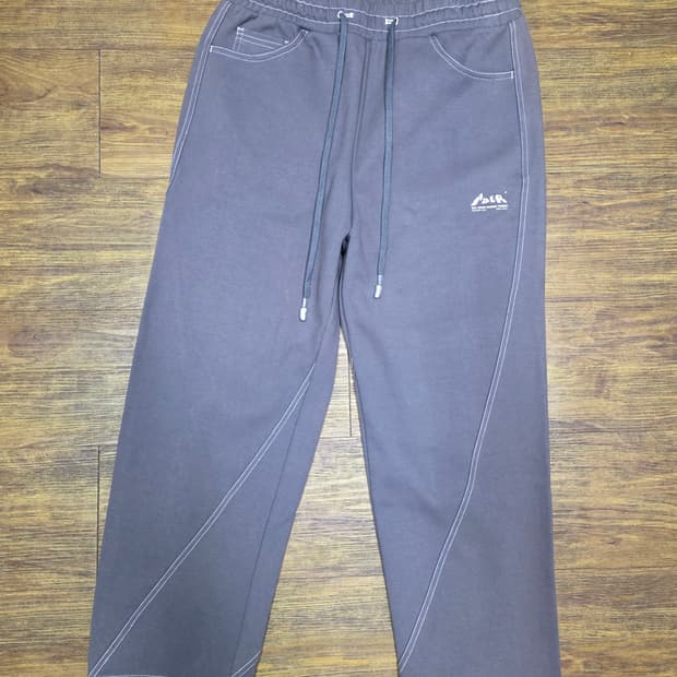 아더에러 스티치 스웻팬츠