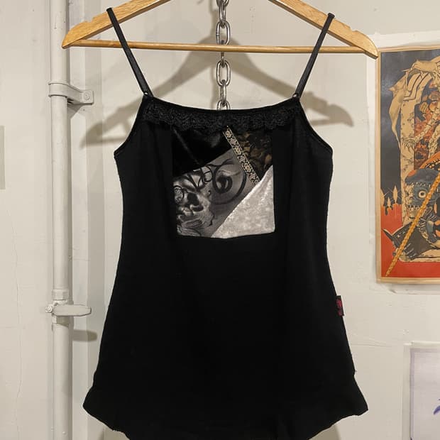 ozz on 오즈온 벨벳 레이어드 패치워크 레이스 블랙 니트 슬리브리스