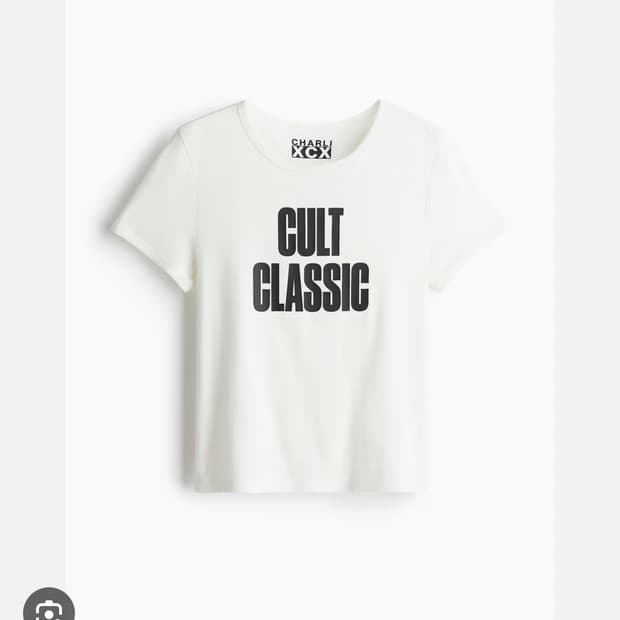 H&M 찰리 xcx 컬트 클래식 티셔츠 구해요