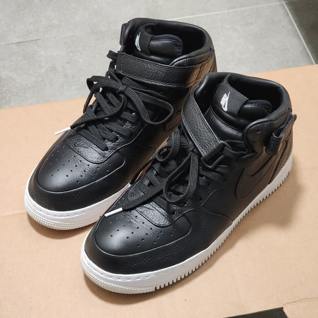 나이키랩 에어포스원 미드 블랙