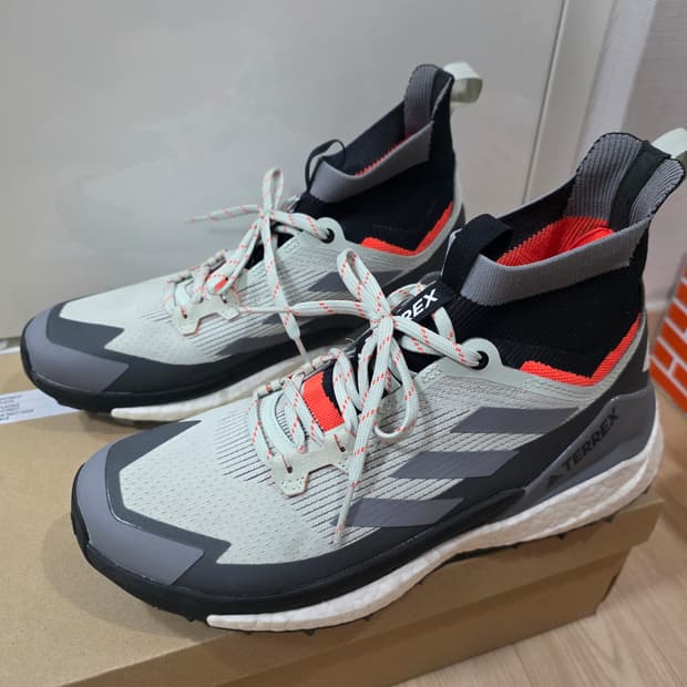 아디다스 테렉스 프리하이커 275