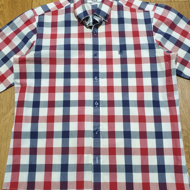 1123 휠라 긴팔 남방셔츠 100 사이즈입니다