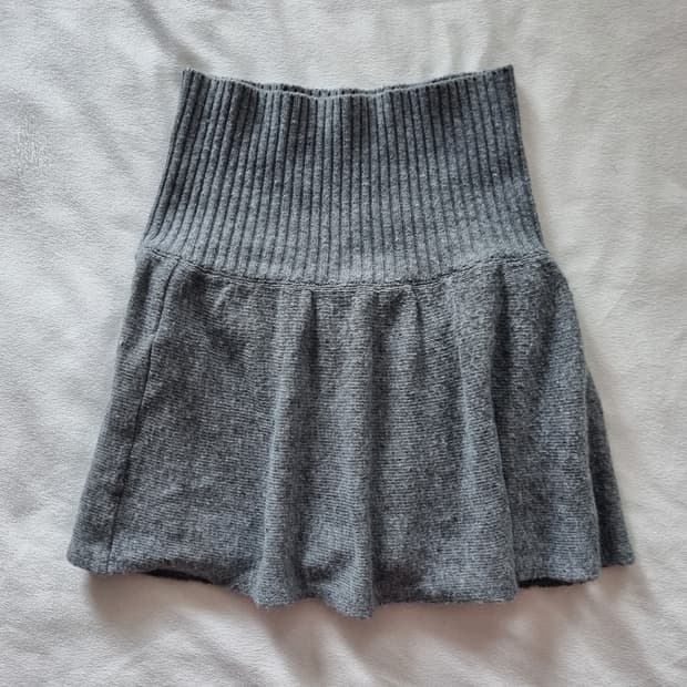 블랙업 니트 스커트