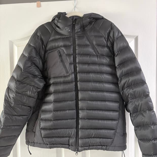 (3사이즈) 산산기어 패널드 푸퍼 자켓 블랙 - 24FW