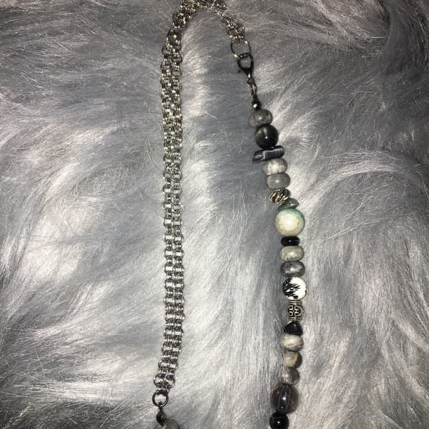 Half stone chain necklace🪨