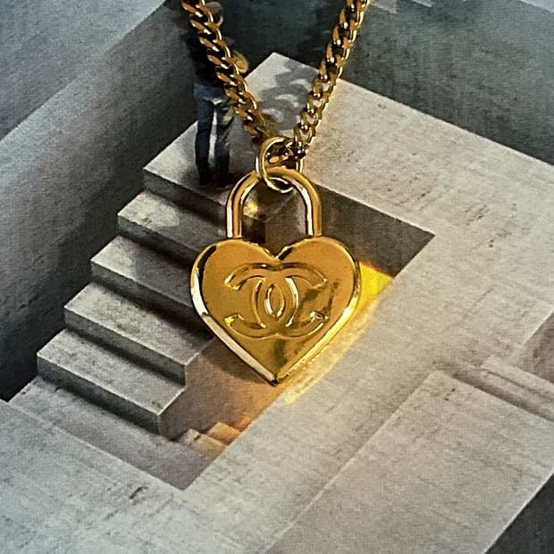 샤넬 미러골드 하트락 목걸이