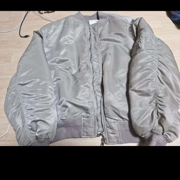 자바나스 ma1 에센셜 패딩 베이지그레이 l사이즈