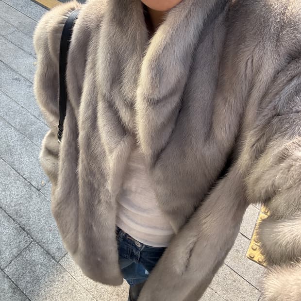 실버컬러 밍크코트 
