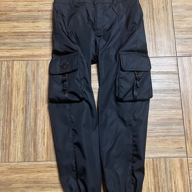 프라다 리나일론 조거 팬츠 블랙 48