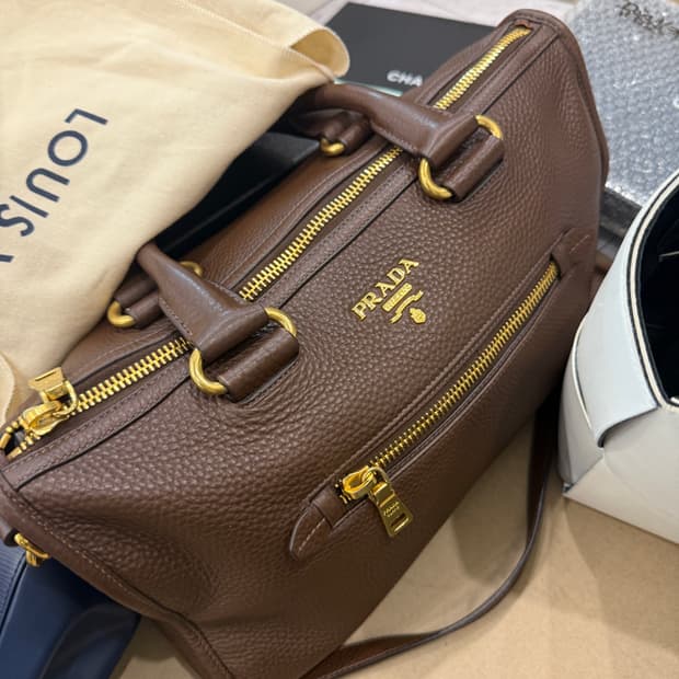 프라다 비텔로 다이노 모터탑핸들백