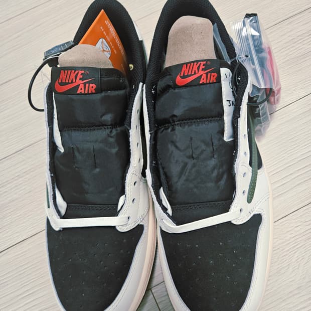 [270] 새상품_W에어 조던1 로우 OG 트래비스 스캇 미디엄 올리브