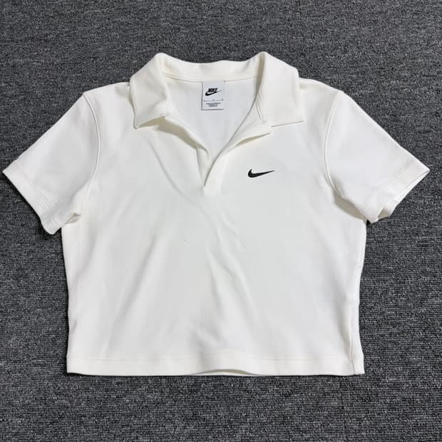 나이키 에센셜 크롭 폴로 탑