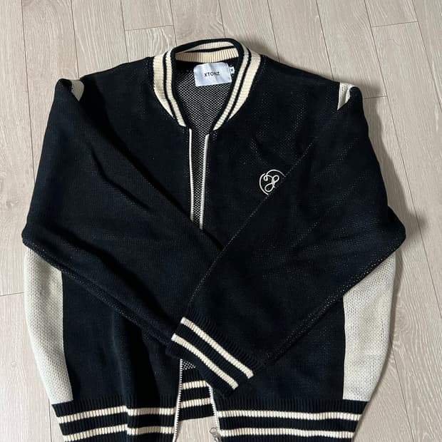 Xtonz 스타디움 니트집업 판매합니다!