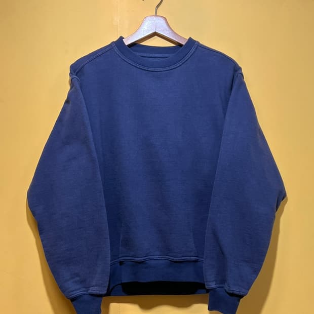 90s [M] 러셀 By 플루마 맨투맨 네이비