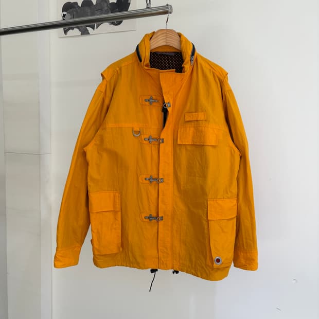 NEVER SEEN THING 바람막이