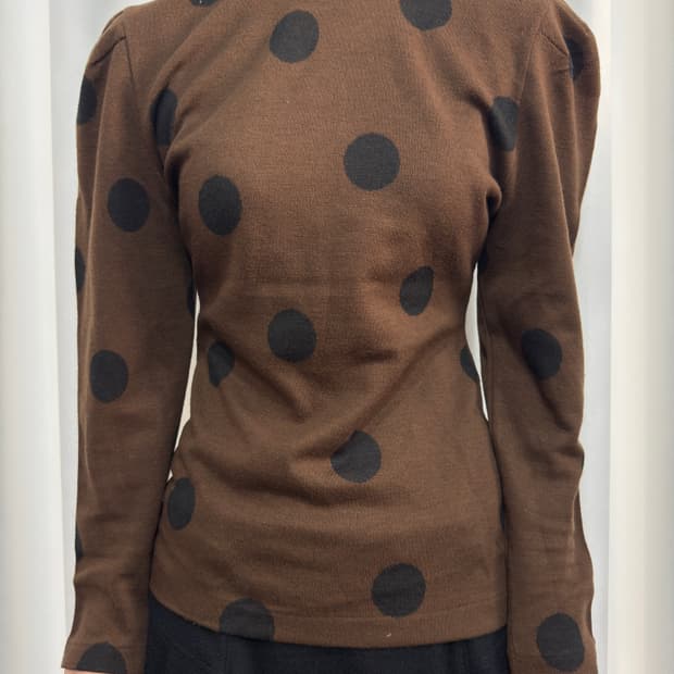 normakamali dot puff knit top