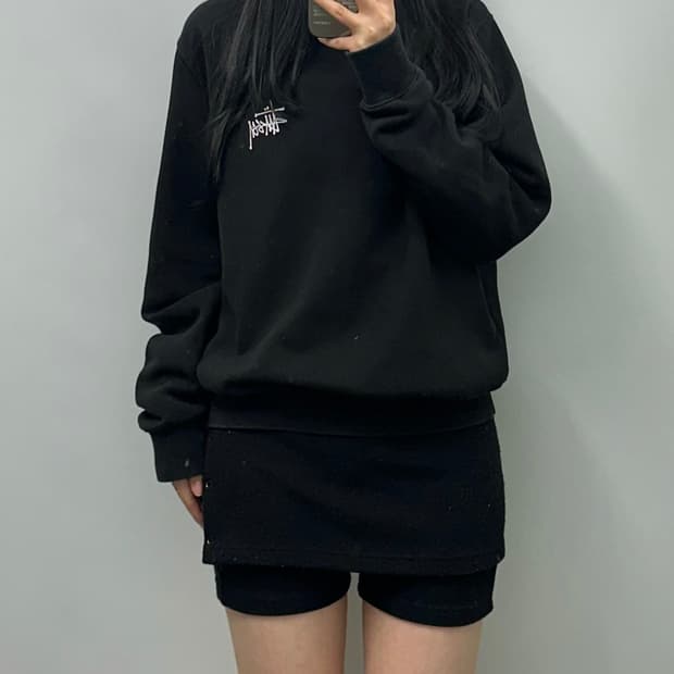 스투시 스탁로고 블랙 맨투맨