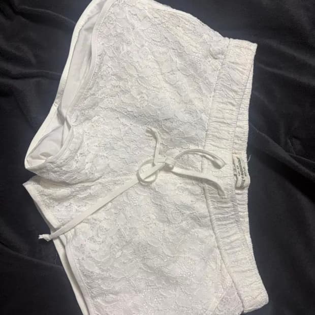 아베크롬비 로우라이즈마이크로숏츠반바지속바지 망사꽃무늬화이트빈티지y2k