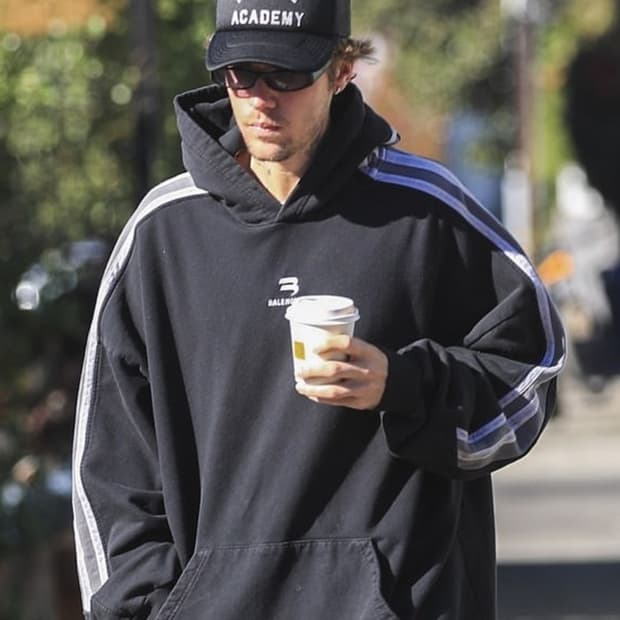 발렌시아가 스포티B 후디