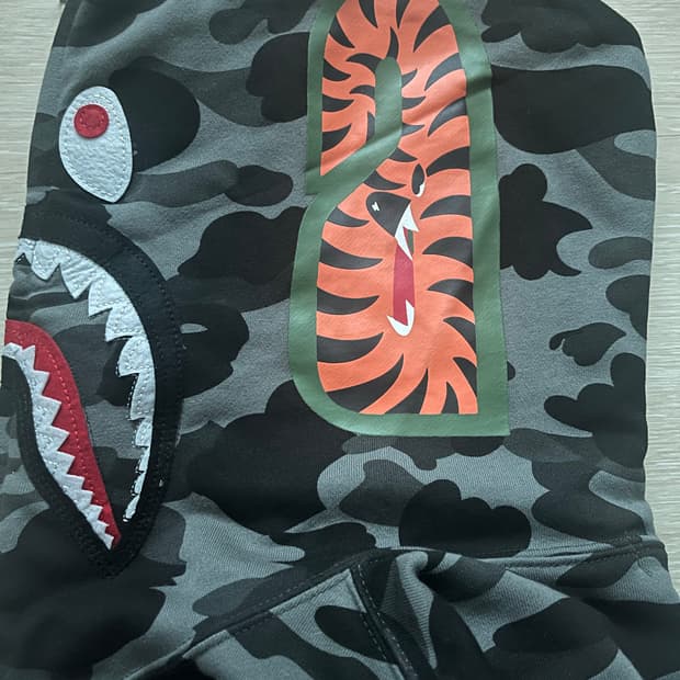 베이프 후드집업