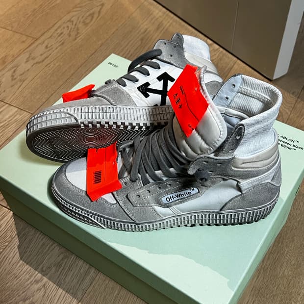 오프화이트 OFF COURT 오프코트 하이탑 스니커즈 40 사이즈 250