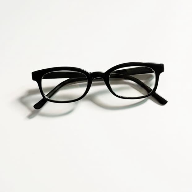 블랙 뿔테 빈티지 스퀘어 안경