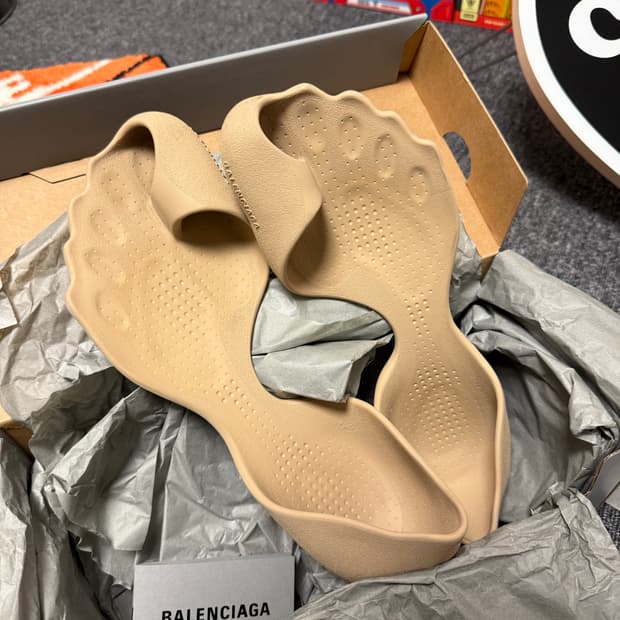 [43] 발렌시아가 제로 스니커즈 베이지