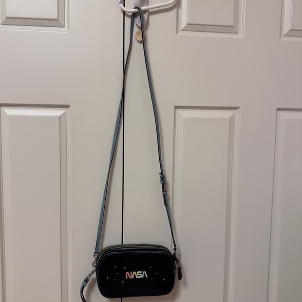 Coach x Nasa 카메라백
