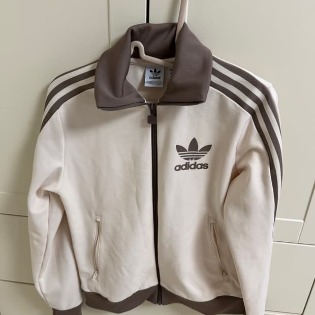  (W) 아디다스 베켄바우어 트랙탑 원더 화이트 트레이스 브라운