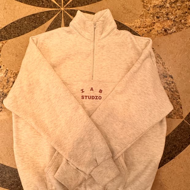 아이앱스튜디오 버건디 하프집업