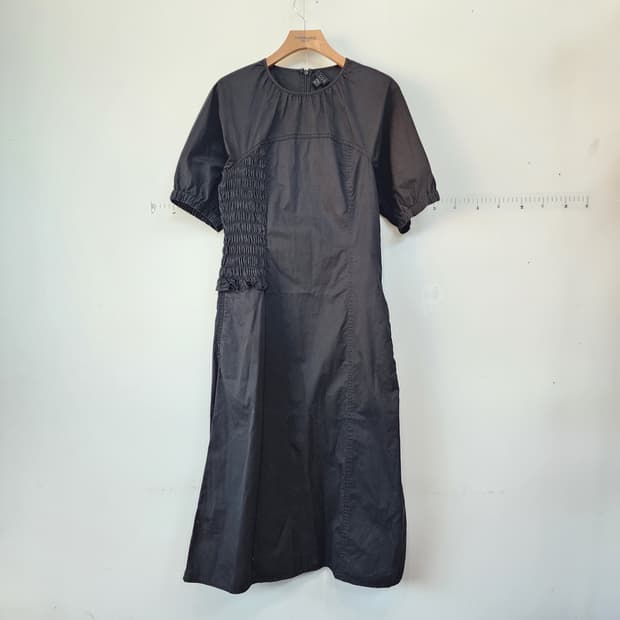 COS 블랙 셔링 반팔 롱 원피스