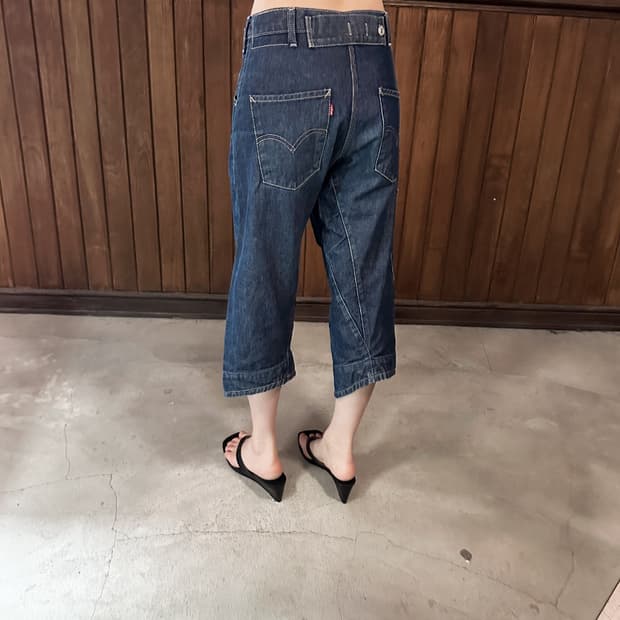 LEVI'S engineered cropped cinch back