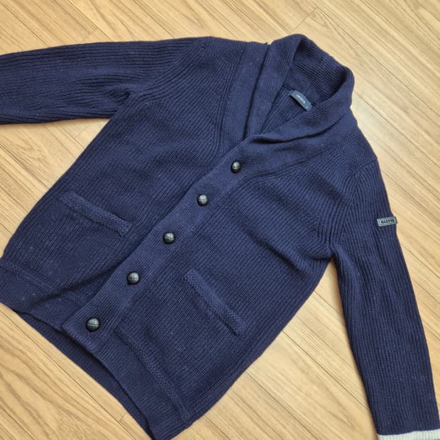 헤지스 남성 숄카라 가디건 판매합니다. 네이비 색상에 사이즈는 95입니다