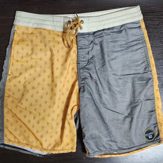 빌라봉 서프쇼츠 7인치 속건성 반바지 그레이 머스타드 패턴 남30