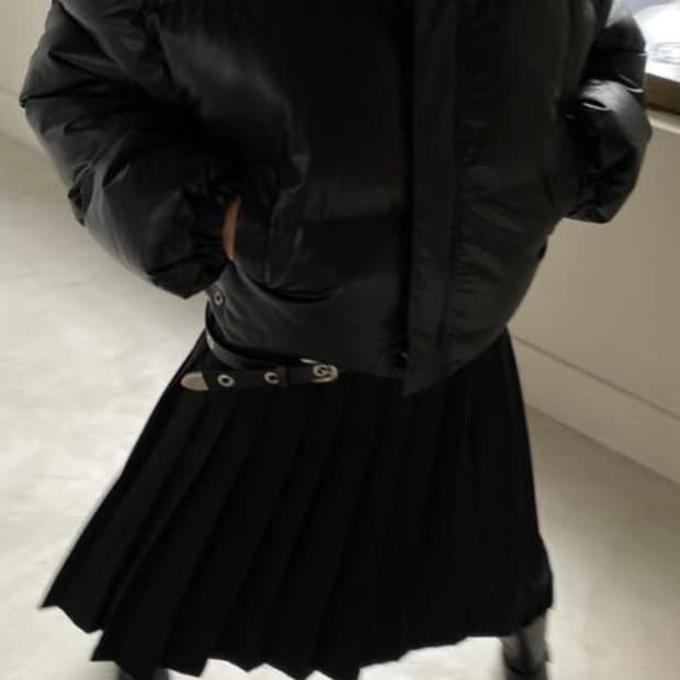 어나더랭귀지 플리츠스커트 블랙